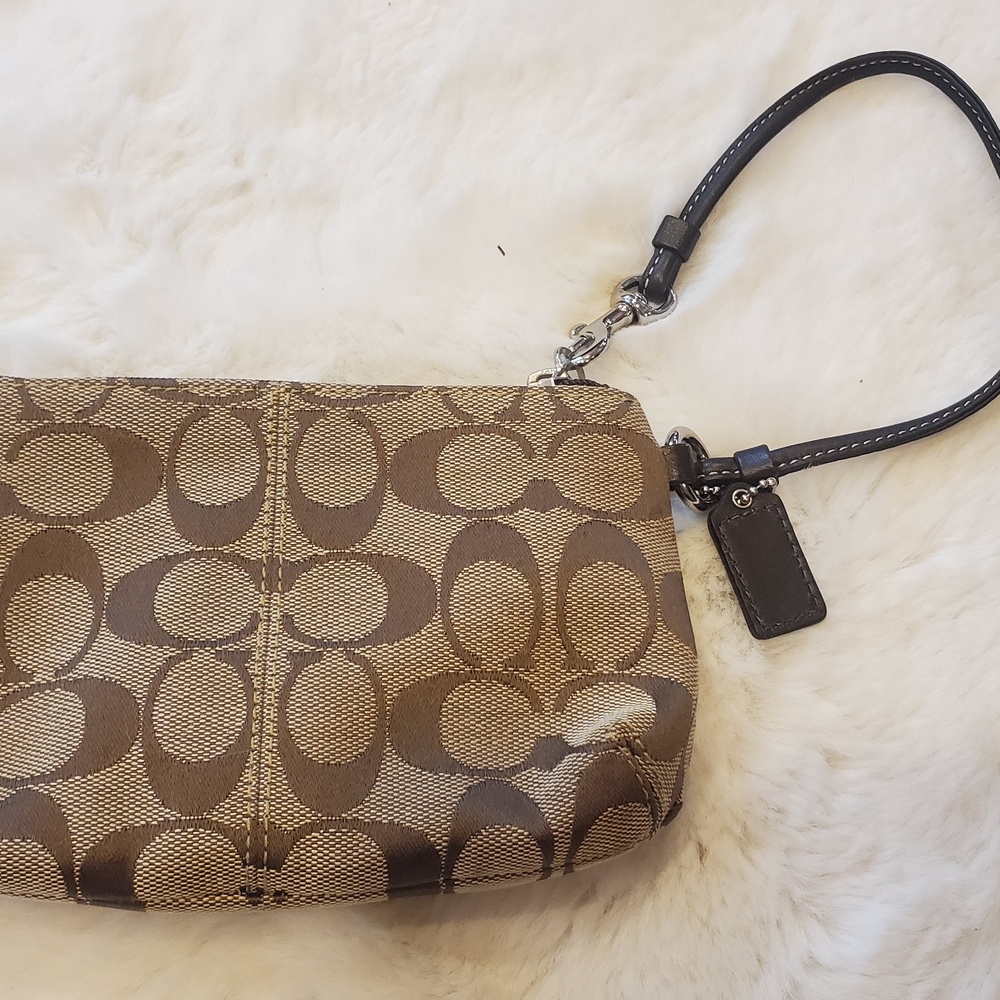 Signature COACH Brown Monogram Clutch Wristlet - Picture 4 of 4